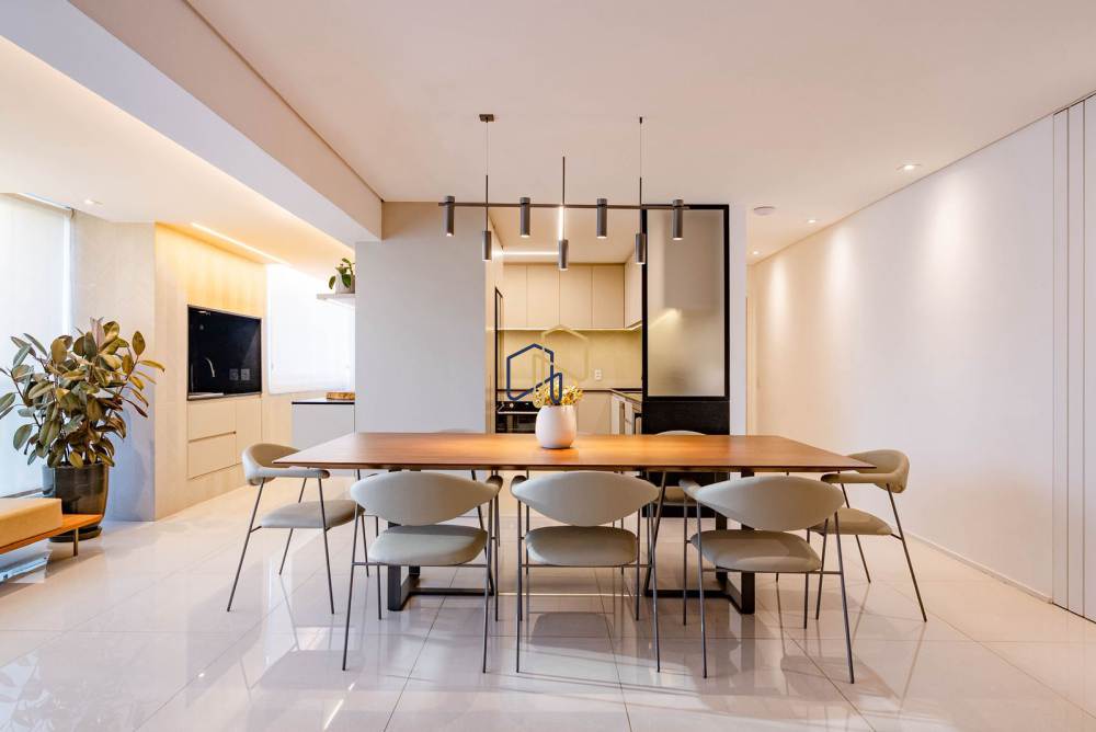 Amplo Apartamento Localizado no 18 do Forte